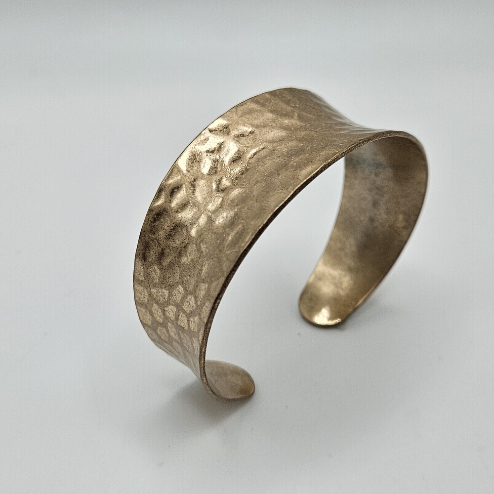VINTAGE Hammered Gold Tone Metal 1" Cuff Bracelet